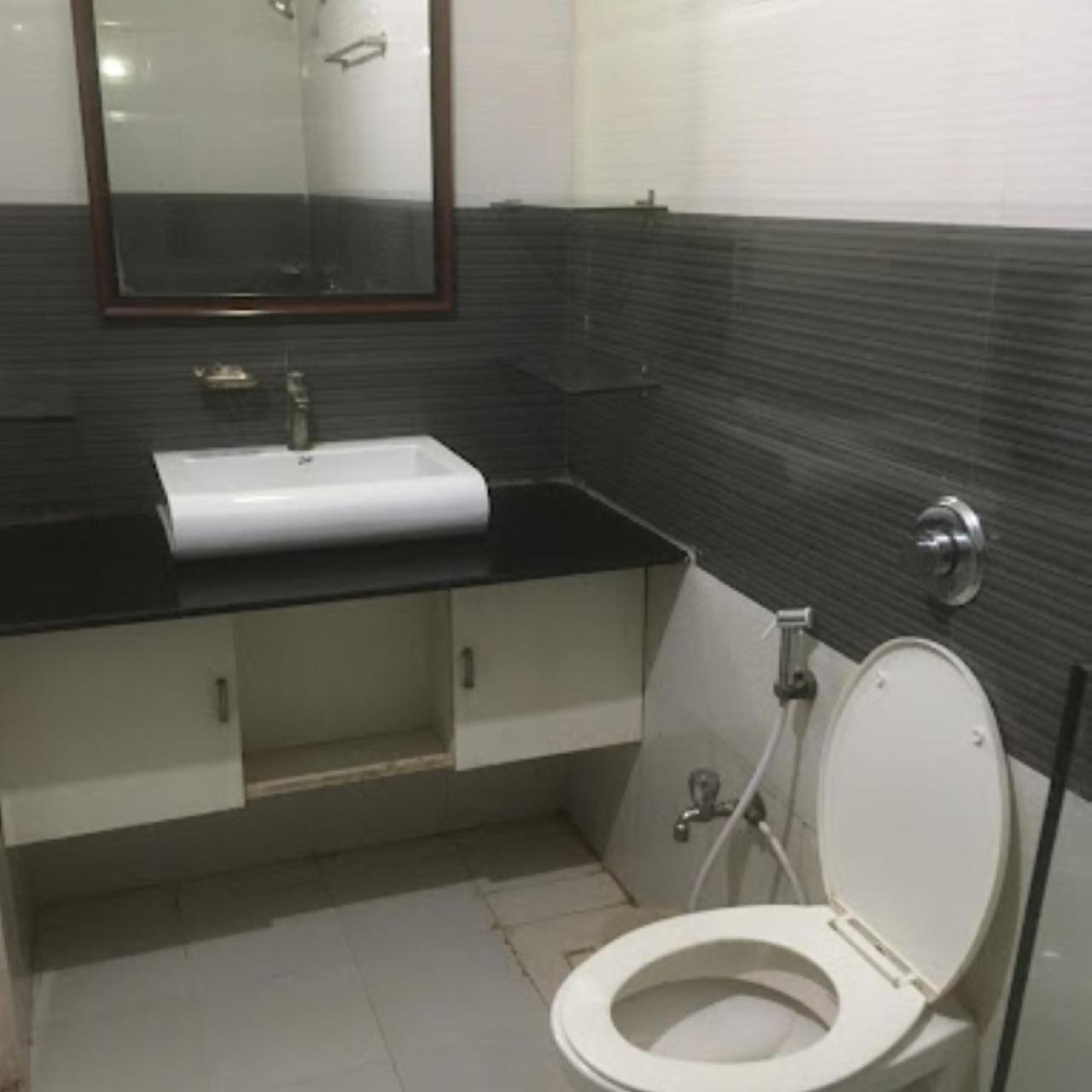Divya Jyot Residency Bhuj Hotel Buitenkant foto