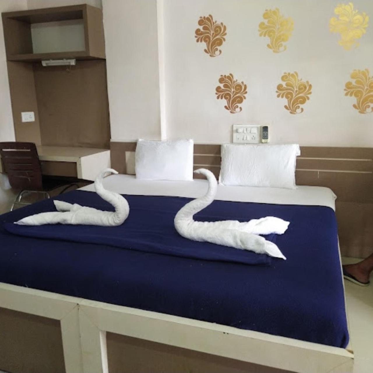 Divya Jyot Residency Bhuj Hotel Buitenkant foto