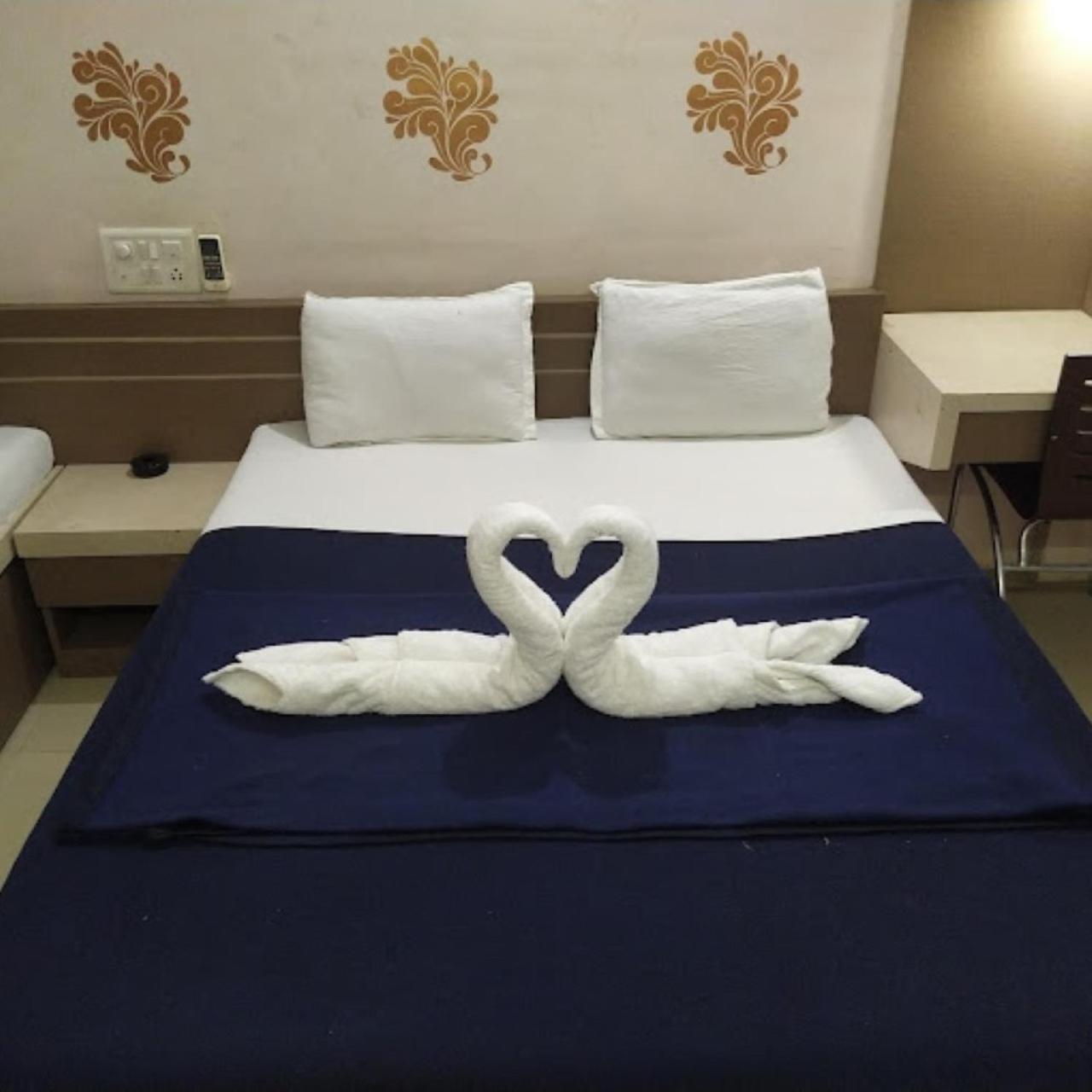 Divya Jyot Residency Bhuj Hotel Buitenkant foto